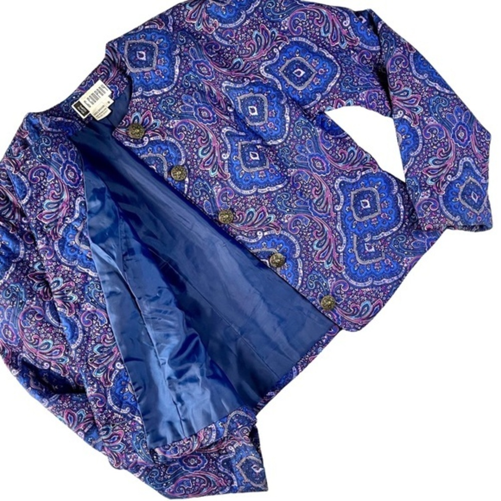SK & Company Purple Paisley Sz8 Long Sleeve Quilted Cropped Collarless Jacket